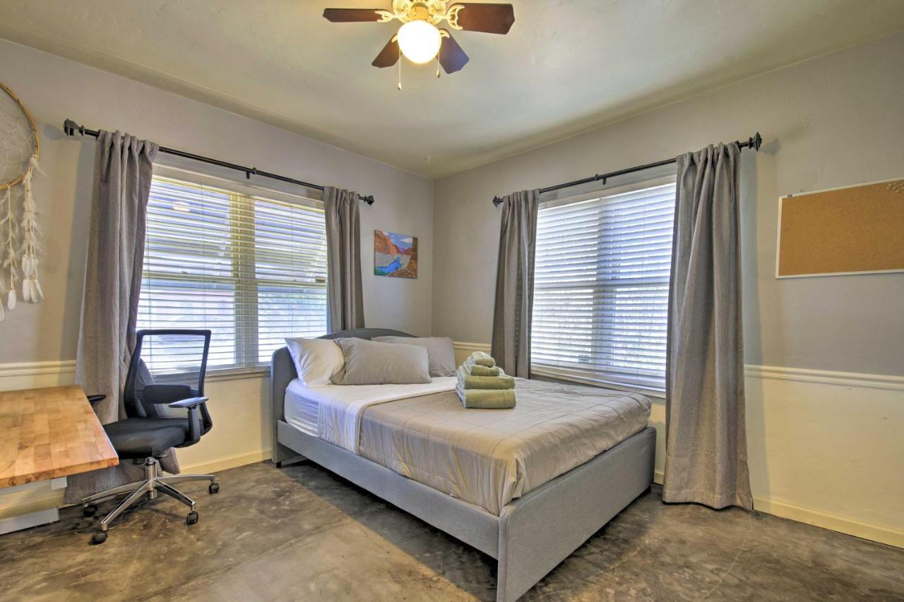 Central Phoenix Cottage With Private Yard! Bagian luar foto
