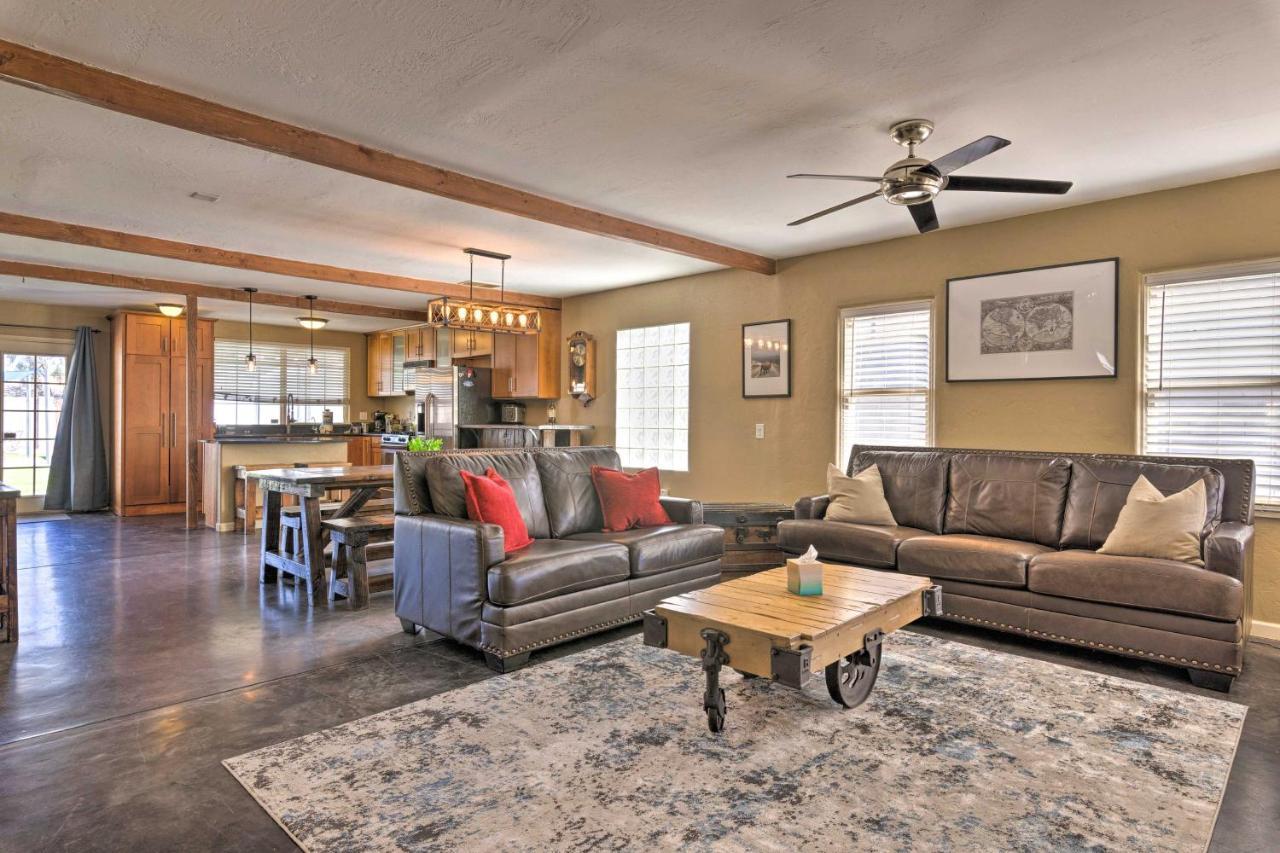 Central Phoenix Cottage With Private Yard! Bagian luar foto