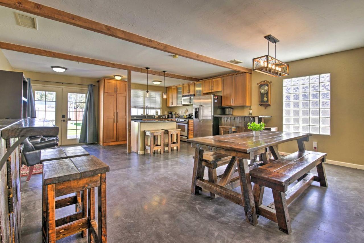 Central Phoenix Cottage With Private Yard! Bagian luar foto