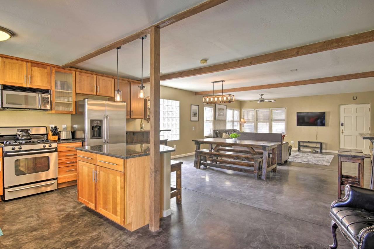 Central Phoenix Cottage With Private Yard! Bagian luar foto